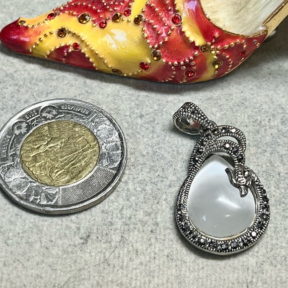 White cats eye pendant with black marcasite-stamped 925 - Picture 3 of 8